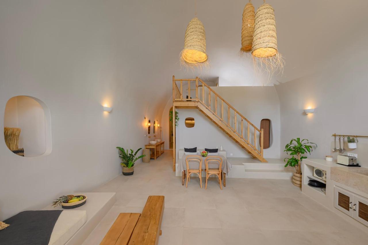Elements Cave Suites Megalochori  Exterior photo