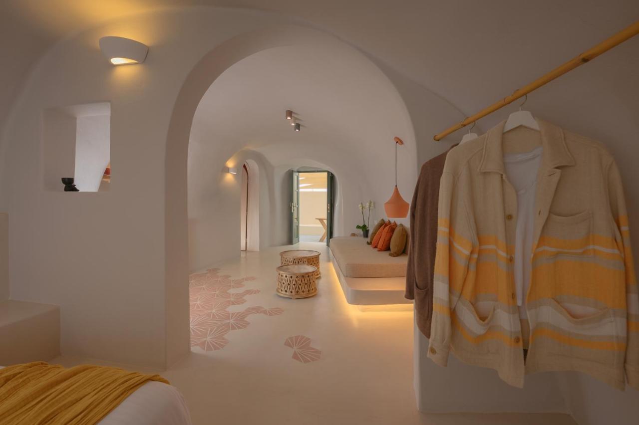 Elements Cave Suites Megalochori  Exterior photo