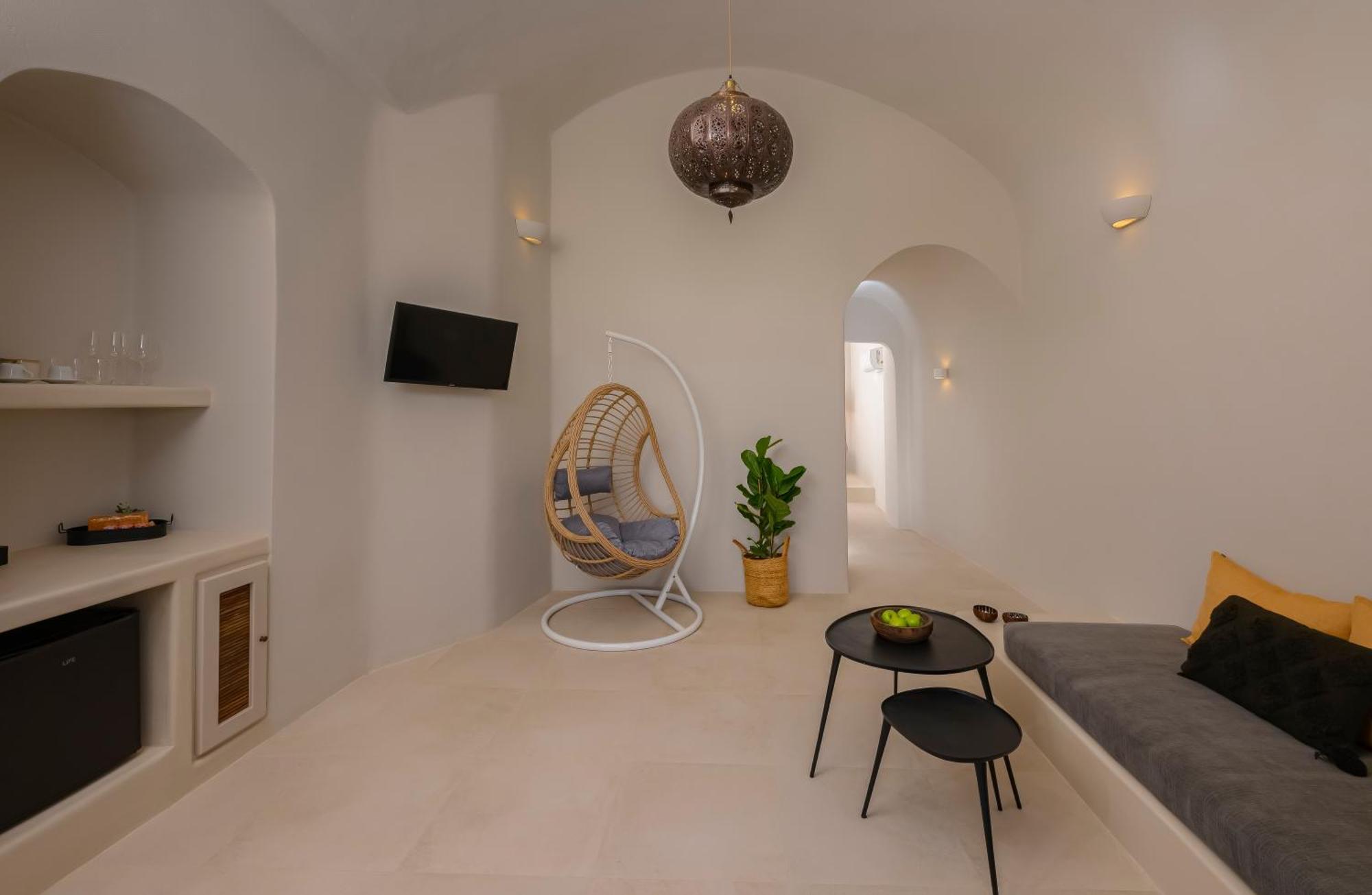 Elements Cave Suites Megalochori  Room photo
