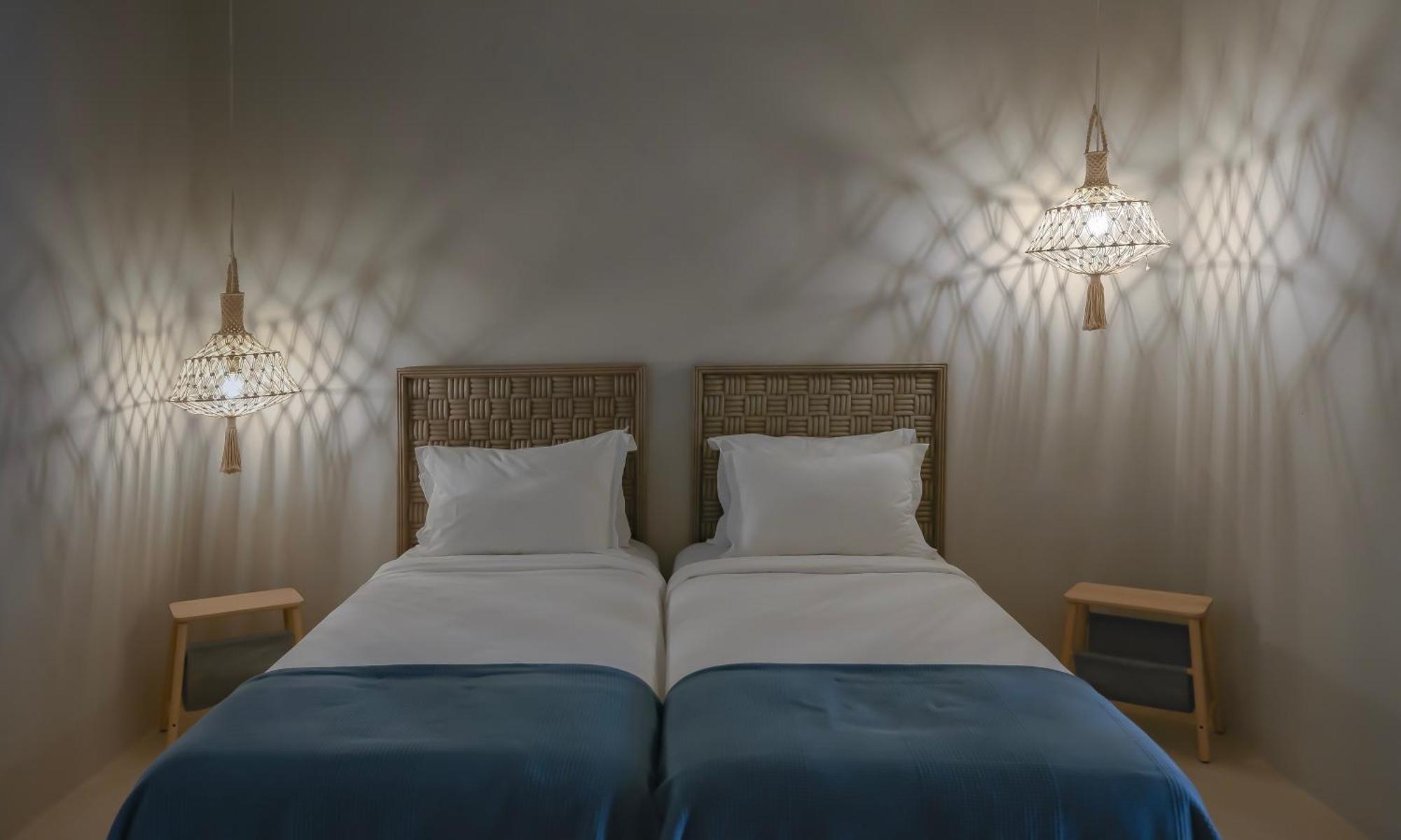 Elements Cave Suites Megalochori  Room photo